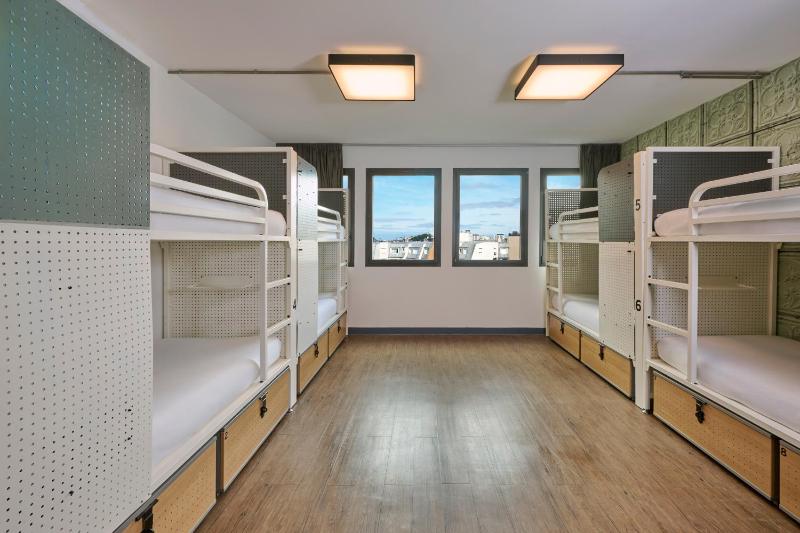 Room with 8 beds and Private Bathroom image 1