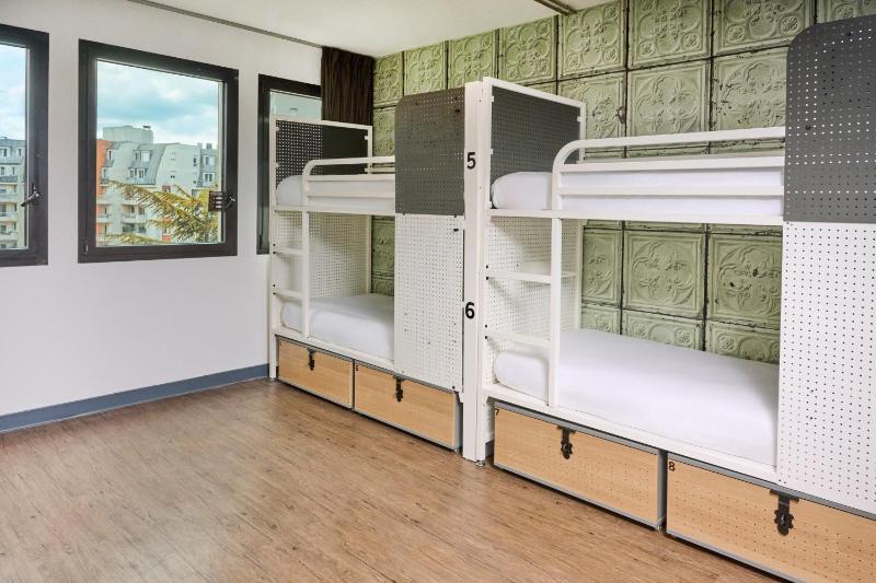 Room with 8 beds and Private Bathroom image 3