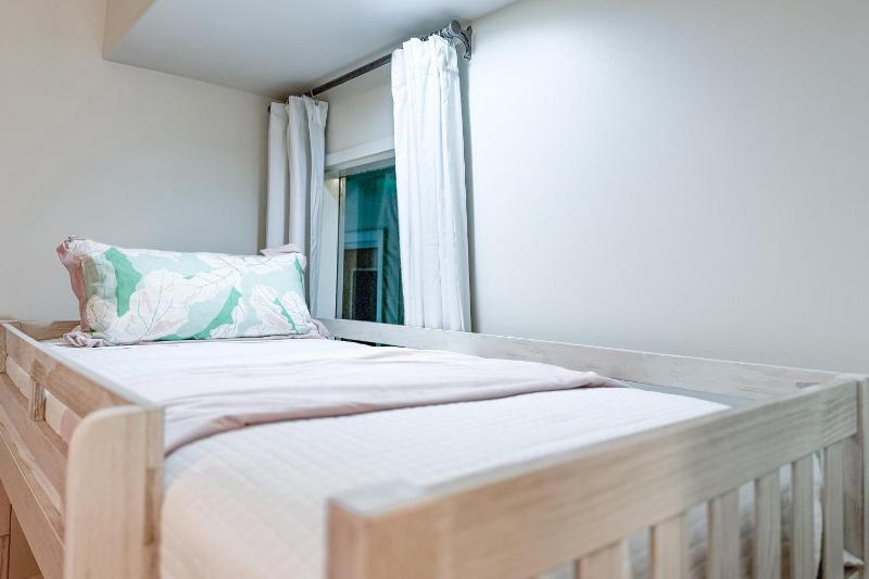 Turquoise Place Unit 802D - image 30