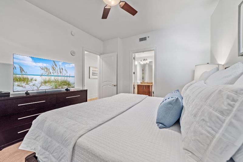 Turquoise Place Unit 802D - image 34