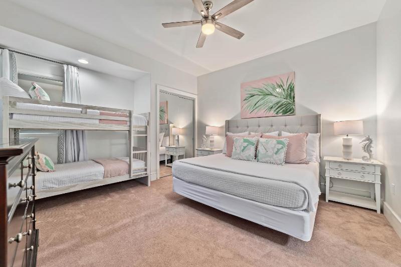 Turquoise Place Unit 802D - image 36
