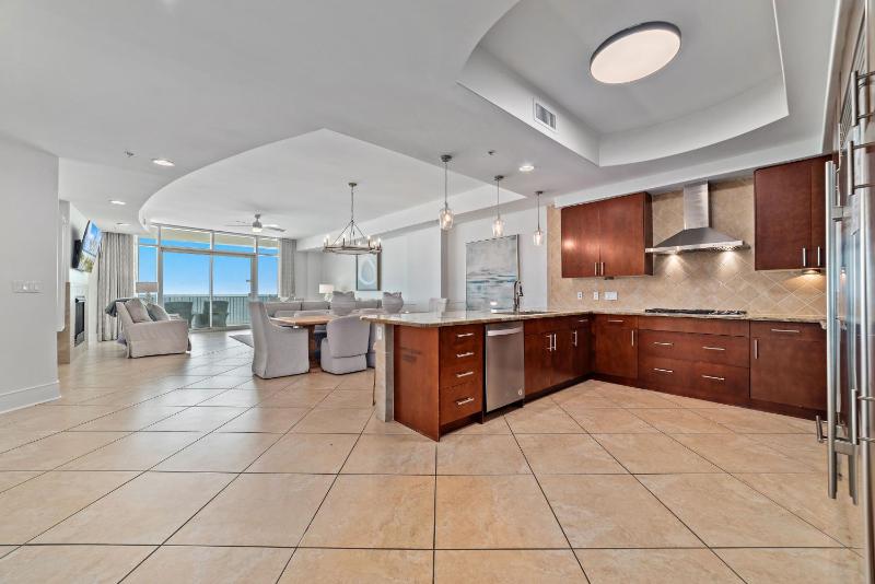 Turquoise Place Unit 802D - image 10