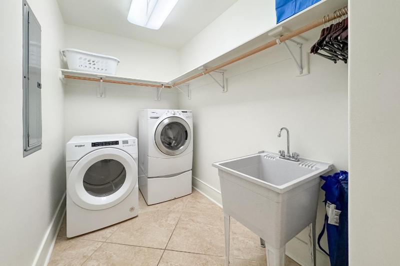 Turquoise Place Unit 802D - image 3
