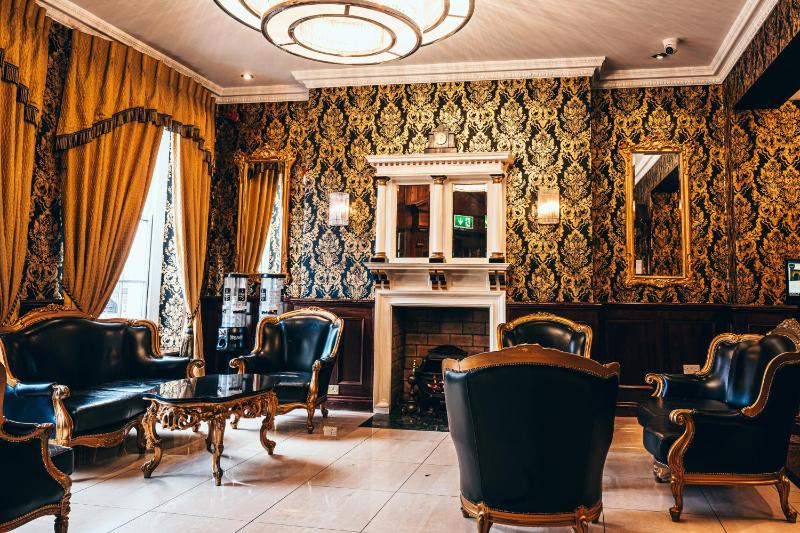 Russell Court Hotel - image 4