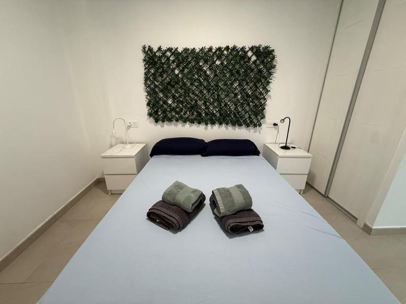 Central and bright beach apartment - image 14