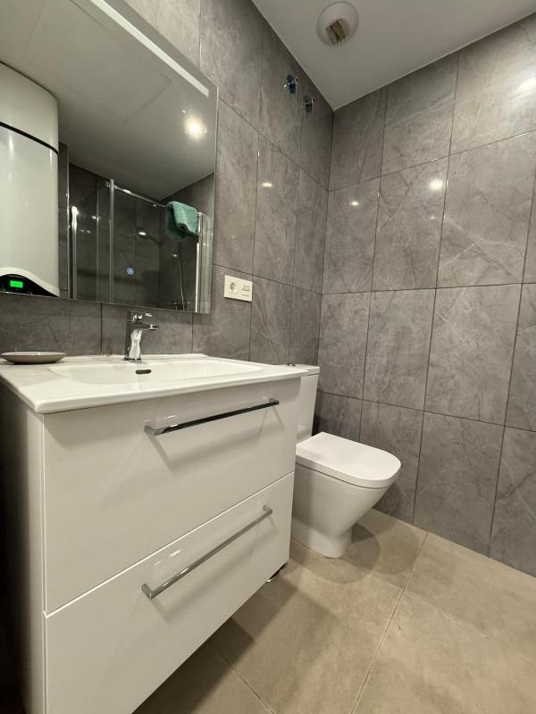 Central and bright beach apartment - image 6