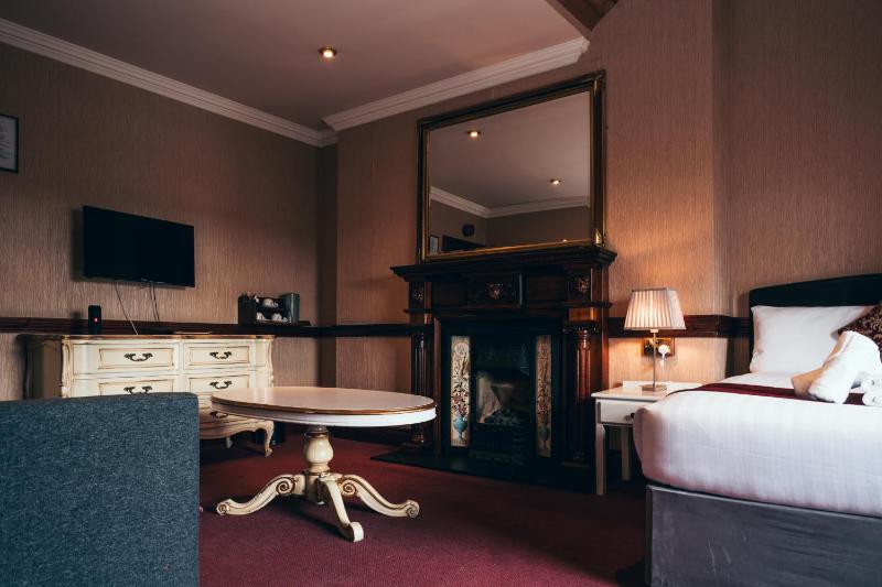 Russell Court Hotel - image 15
