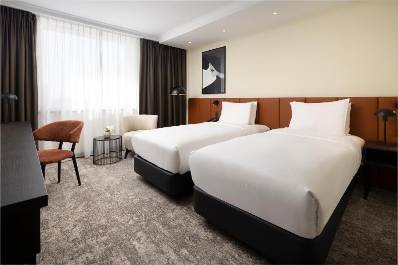 Twin Room image 1