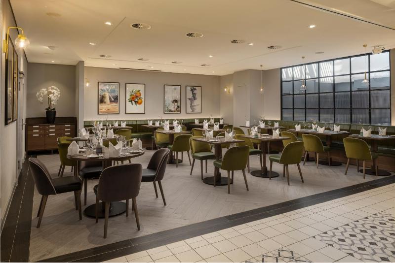 Hilton Dusseldorf - image 44