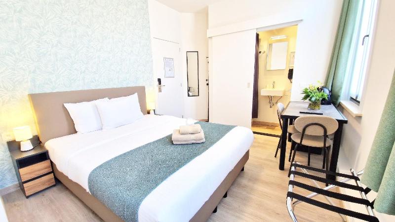 Standard Double Room image 1