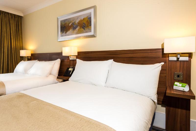 Double Room with Two Double Beds - Non-Smoking image 4