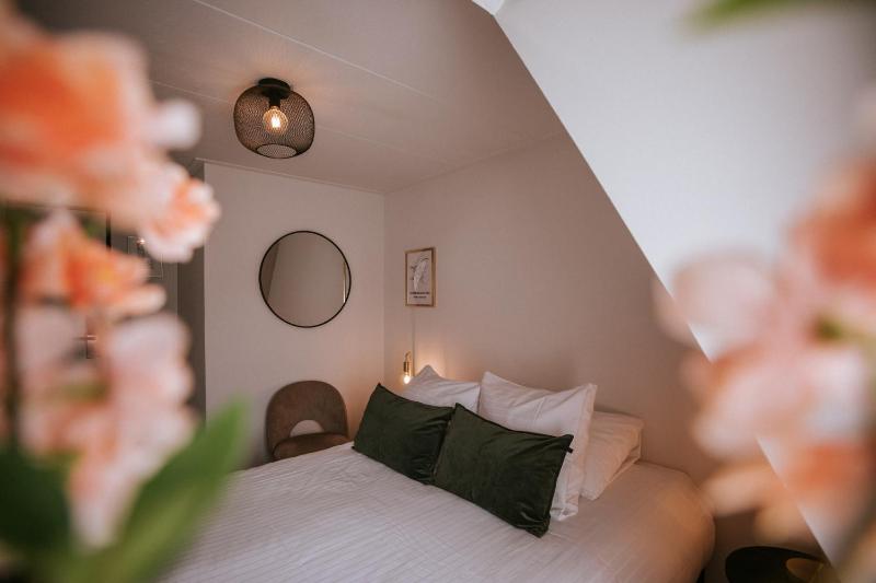 Budget Twin Room image 3
