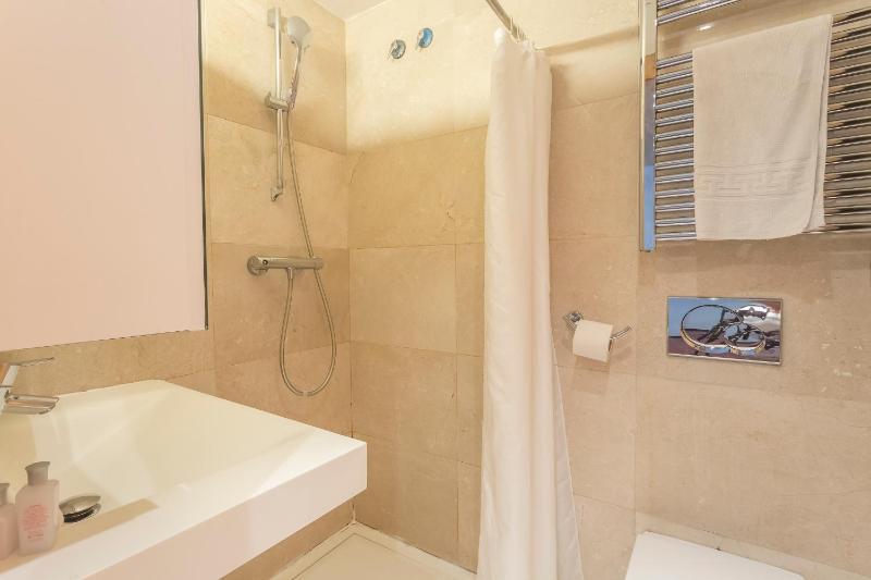 Apartment Barcelona Rentals - Swimming Pool with Terrace - image 14