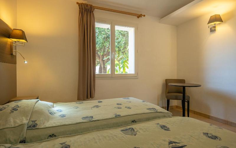 Four-Bedroom Villa (8 Adults) image 1