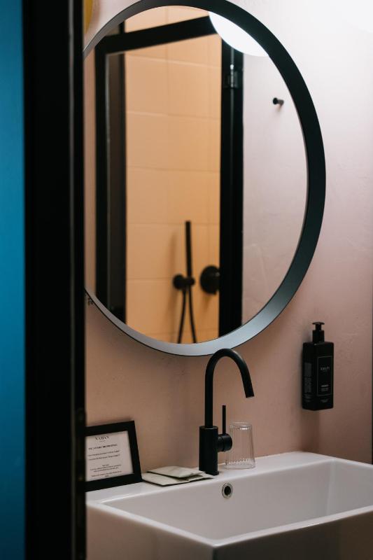King Room image 1