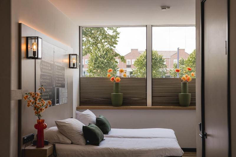 Superior Twin Room image 1