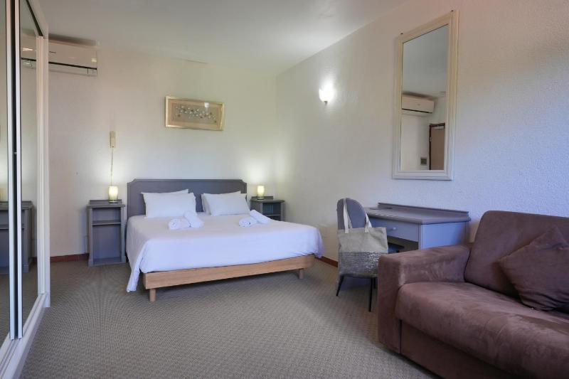Comfort Room image 2