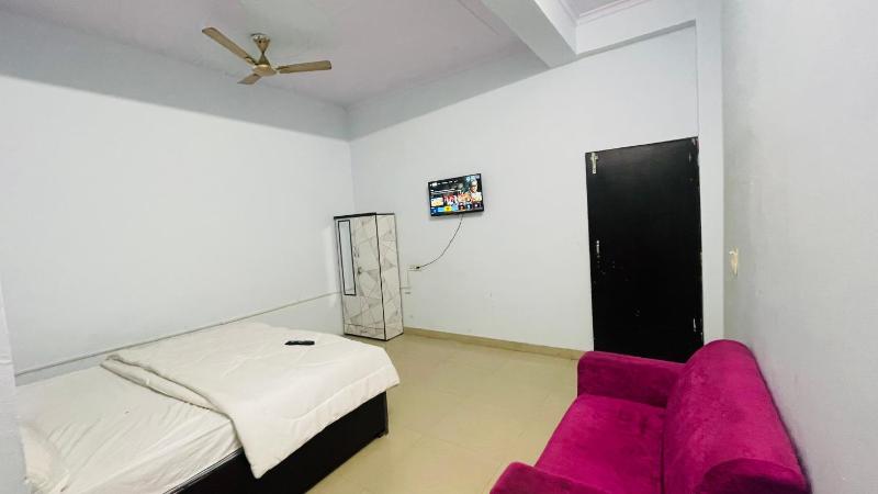 Townhouse Dream Hotel - image 8