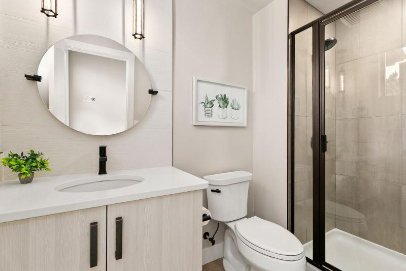 Three-Bedroom Townhouse image 1