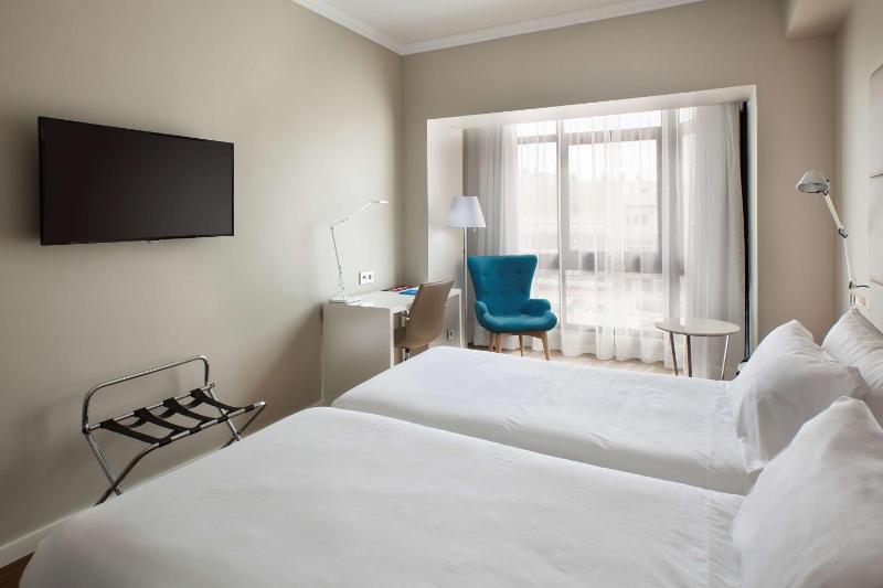 Standard Room with City View image 1