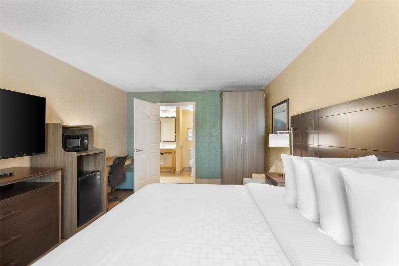 Double Room - Mobility Access/Smoking image 1