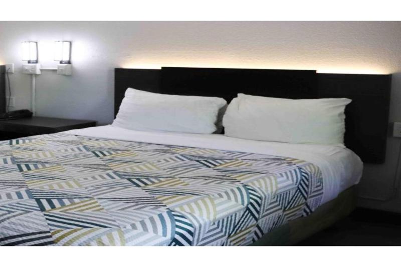 King Room image 2