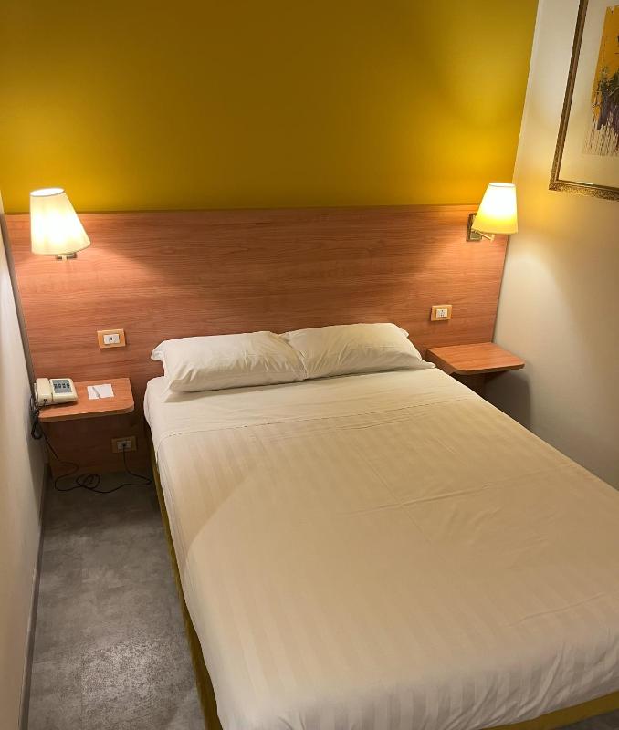 Single Room image 1
