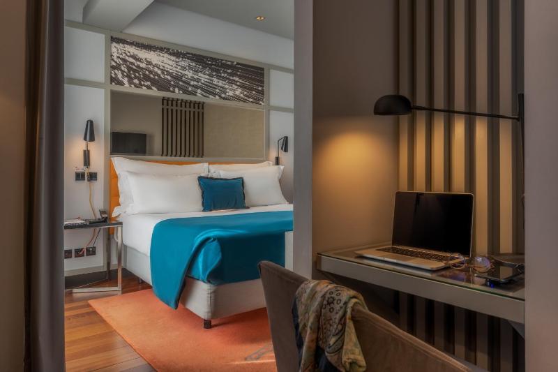 CR Superior Rooftop image 2