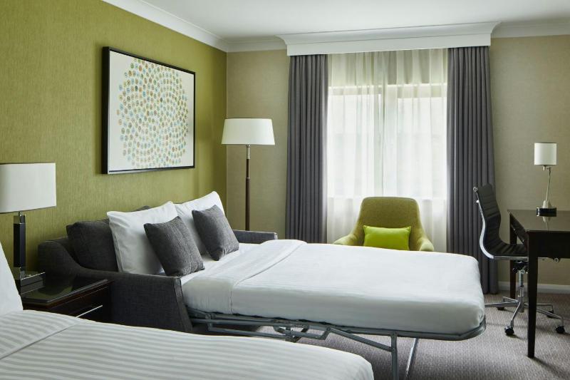 Deluxe Room image 4