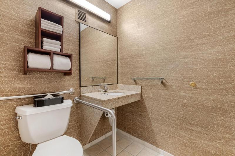 King Room  - Disability Access image 2