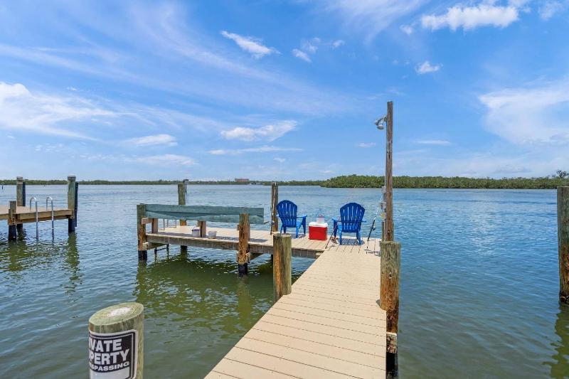 Coastal Breeze Siesta – Entire 4-Unit Complex with Dock - image 40