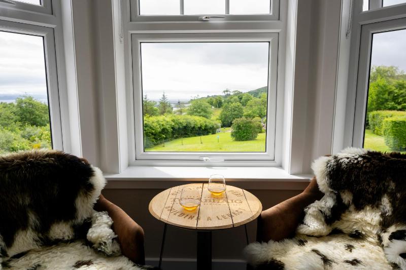 Standard Double or Twin Room with Sea View image 1