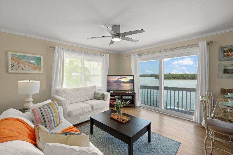 Coastal Breeze Siesta (D) - Pelican - image 35