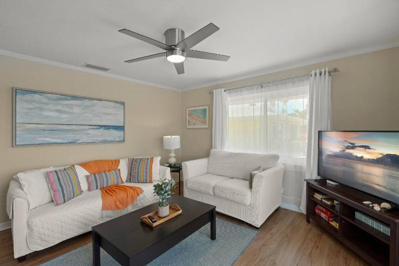Coastal Breeze Siesta (D) - Pelican - image 15