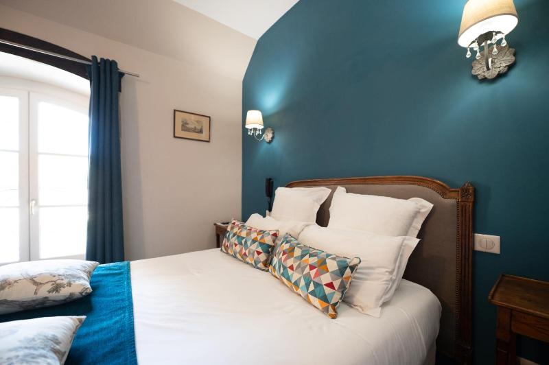 Standard Double Room image 3