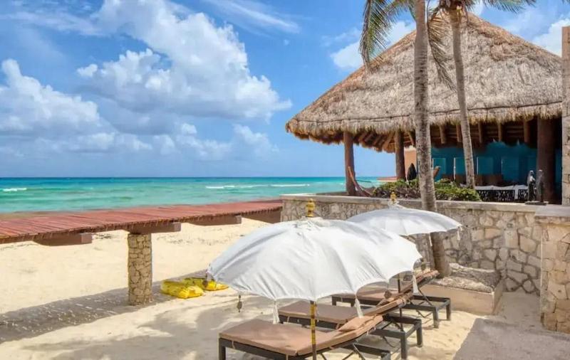 Beachfront Xaman Ha villa 3 with 11 bedrooms! - image 3