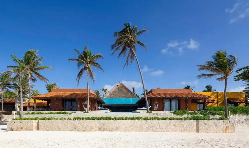 Beachfront Xaman Ha villa 3 with 11 bedrooms! - image 32
