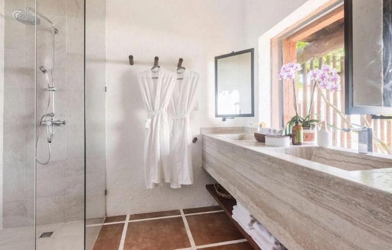 Beachfront Xaman Ha villa 3 with 11 bedrooms! - image 15