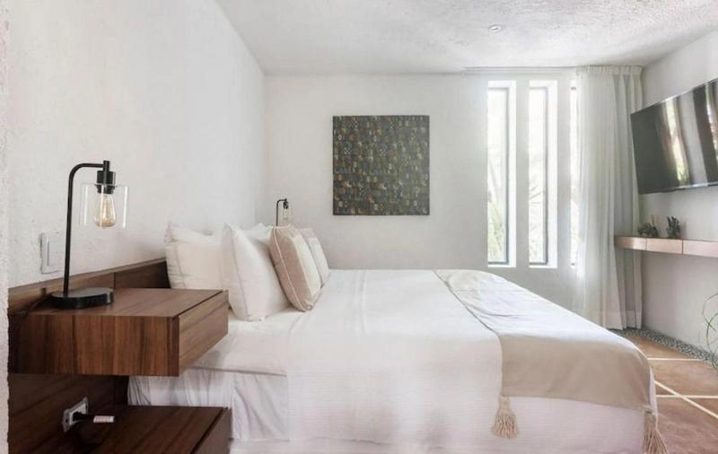 Beachfront Xaman Ha villa 3 with 11 bedrooms! - image 19