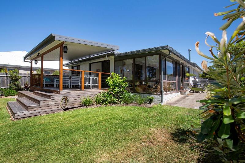 Lemon Drop - Short Walk to Beach - image 22
