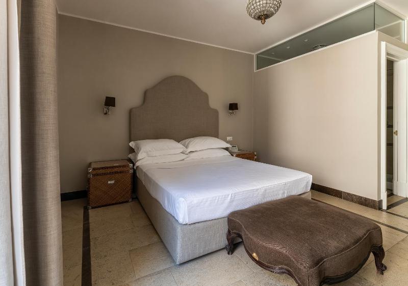 Superior Double Room image 4