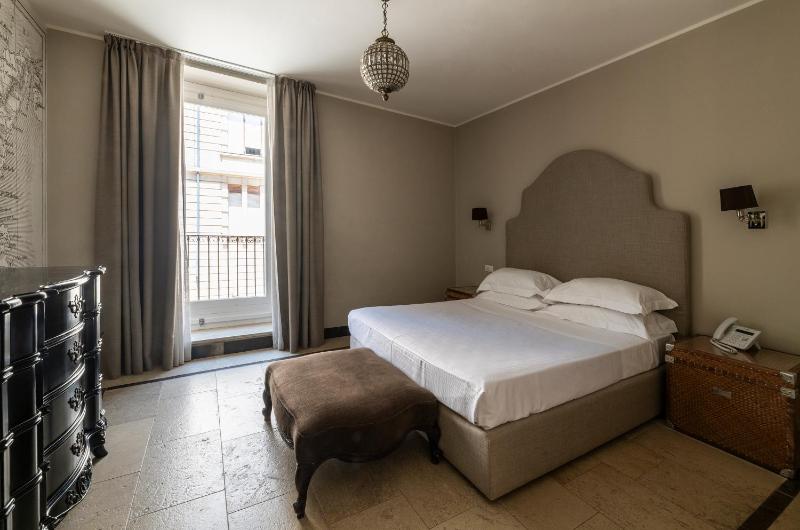 Superior Double Room image 3
