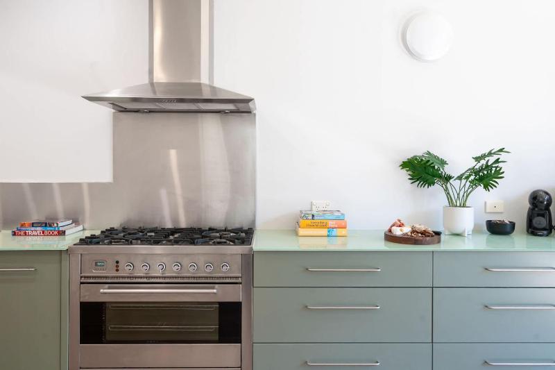 Marvelous Manly Home moments from the Beach - NEW - image 9
