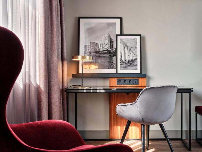 One-Bedroom Suite image 3