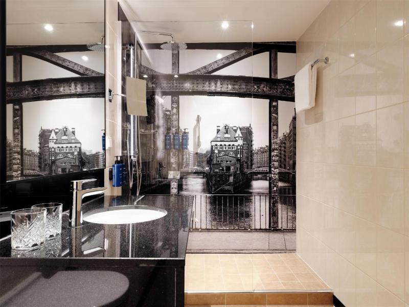 Standard Room image 4