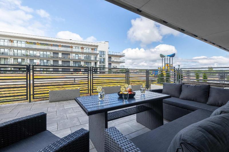 Bright Apartment Dziwnów with Parking Air Conditioning & SPA by Noclegi Renters - image 8