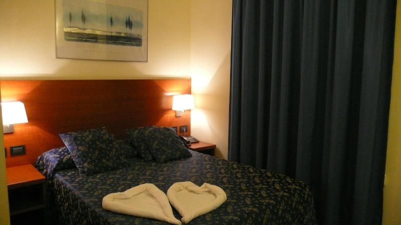 Budget Double Room image 4