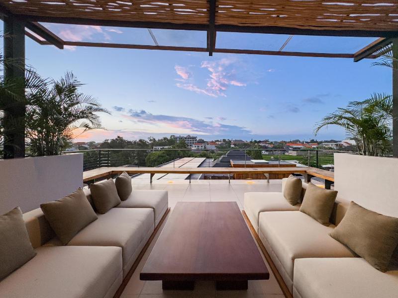 Narawangsa Villa 4br Amazing Sunset Rooftop - image 6