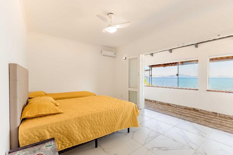 Sobrado Exclusivo Pé na Areia na Praia de Morrinhos - image 6
