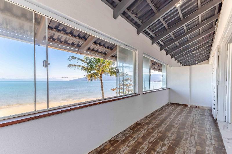 Sobrado Exclusivo Pé na Areia na Praia de Morrinhos - image 24